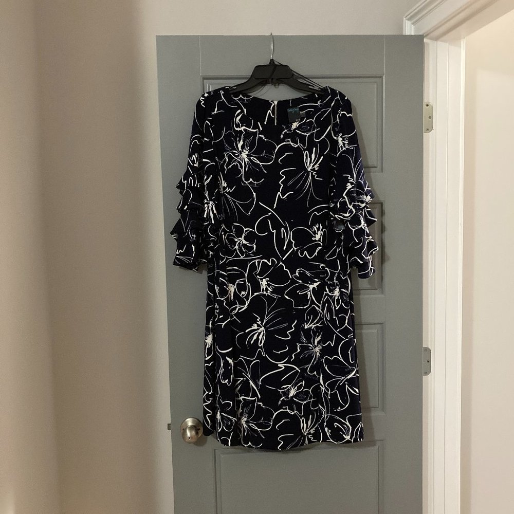 Gabby Skye 16w Women Navy Blue Dress w/ White Floral Design Print